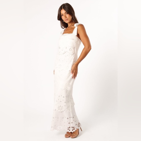 Petal & pup laser cut floral scalloped maxi dress nwot - Picture 3 of 6